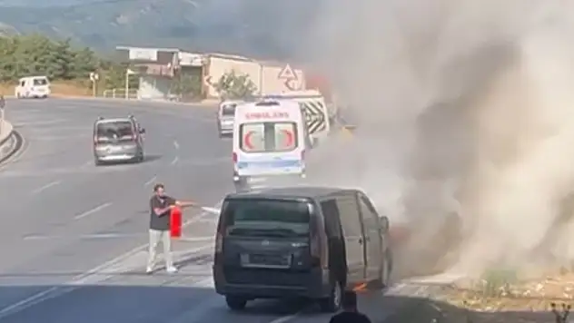 VİP minibüs alev alev yandı