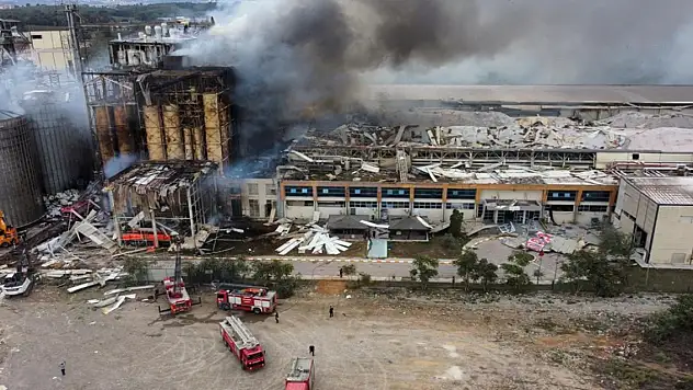 Fabrikada patlama: 21 yaralı