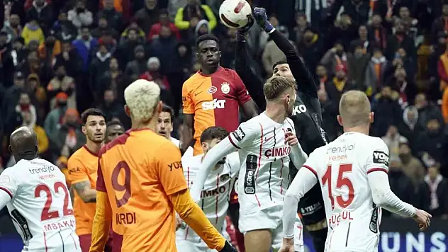 Galatasaray'da 3 isim Gaziantep FK maçında oynayamayacak