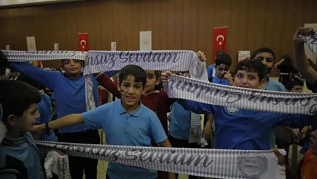 Konyaspor çocukların yüzünü güldürdü!