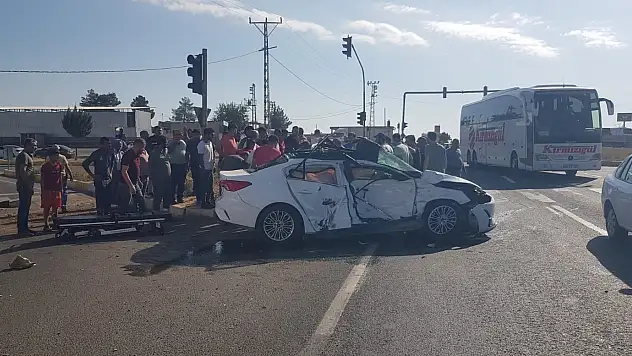 TIR ile çarpışan otomobilin sürücüsü öldü