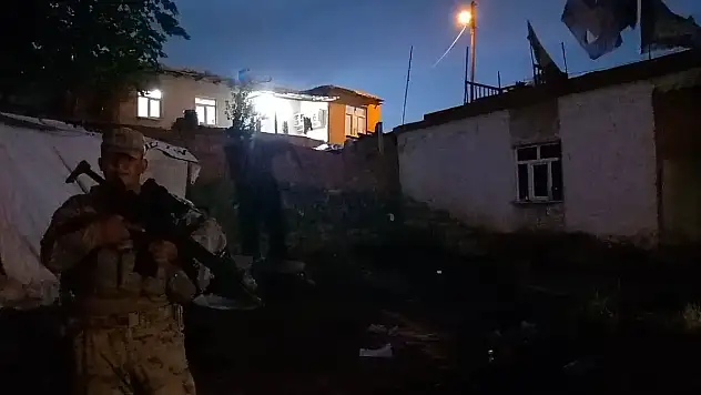 Narin Güran cinayetinde, cesedi taşıdığını itiraf eden Nevzat Bahtiyar'ın evinde inceleme