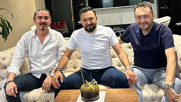 Olçar'dan Yapalı'ya doğum günü sürprizi