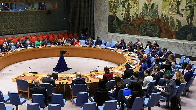 BMGK, Lübnan'ı görüşmek üzere acil toplanıyor