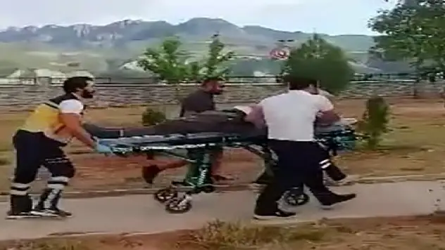 Tüfeğine mermi doldururken kendini vurdu