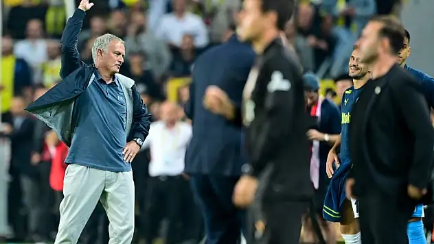 Mourinho, basın toplantısına katılmadan stattan ayrıldı