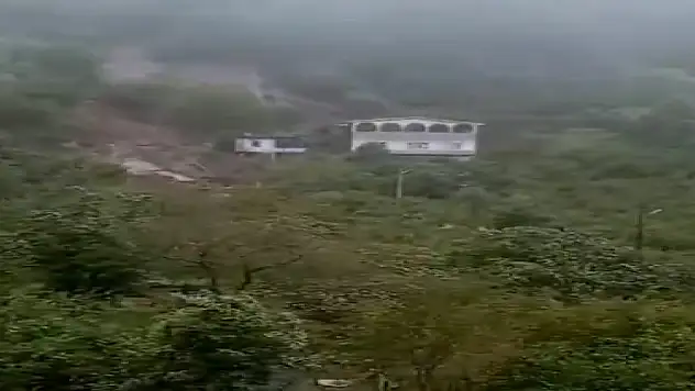 Karadeniz renk değiştirdi kayıp kişi aranıyor