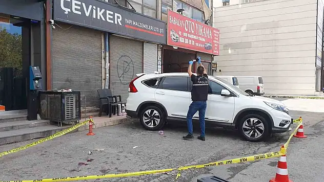 Hamile kadın 3. kattan aracın üzerine düştü