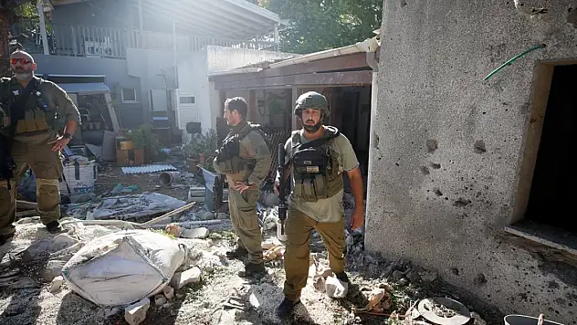 İsrail'in Lübnan-Suriye sınırına hava saldırıları sürüyor