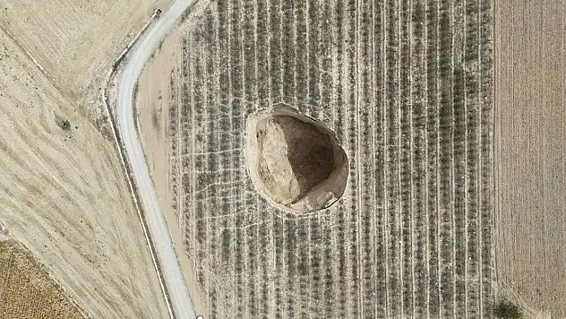 Konya Karapınar'a 35 km uzaklıktaki beldede obruk tedirginliği