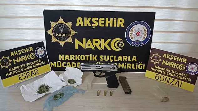 Konya'da üzerinde uyuşturucu ve ruhsatsız silah bulunan şahıs tutuklandı