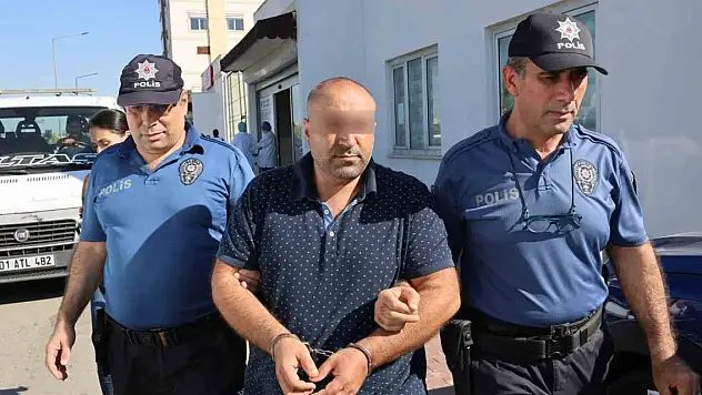 Uyuşturucu sattığını öne sürdüğü komşusunu öldürdü