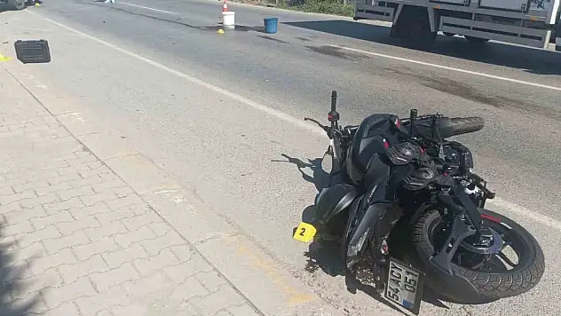 20 yaşındaki motosikletli genç kız kazada öldü