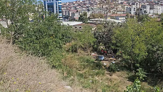 Gaziosmanpaşa'da boş arazide erkek cesedi bulundu