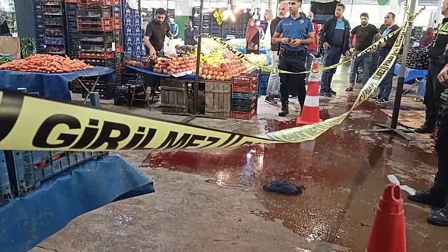 Pazar esnafı bıçaklanarak öldürüldü