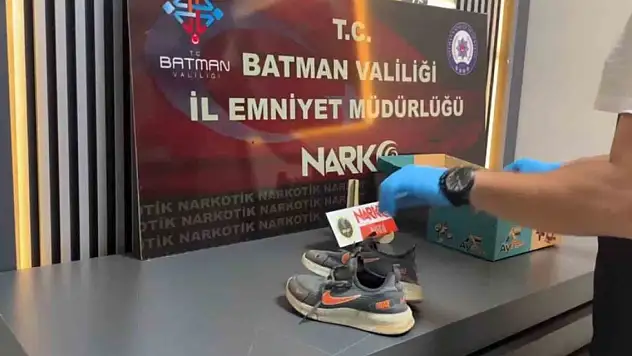 Ayakkabı içinde uyuşturucu sevkiyatı