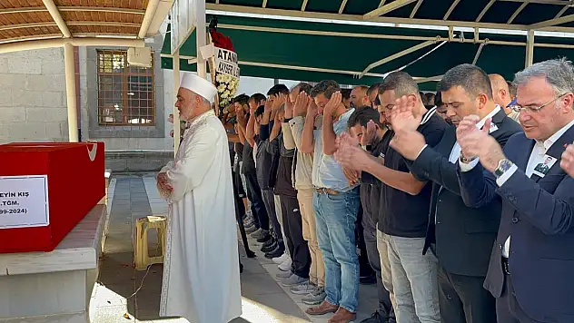 Teğmen kazada hayatını kaybetti