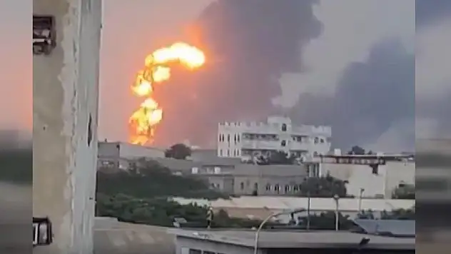 Husiler: İsrail Hudeyde limanına saldırdı