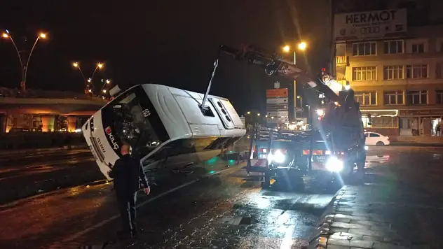 Kayseri'de işçi servisi devrildi: 9 yaralı