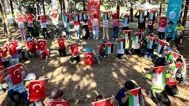 Konya'da çocuk Hakları Evrenseldir Gazze'de de Geçerlidir Kardeşlik Buluşması