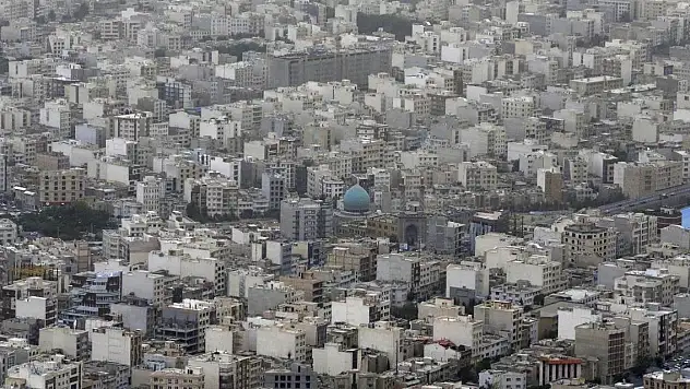 İran'da tüm uçak seferleri iptal edildi