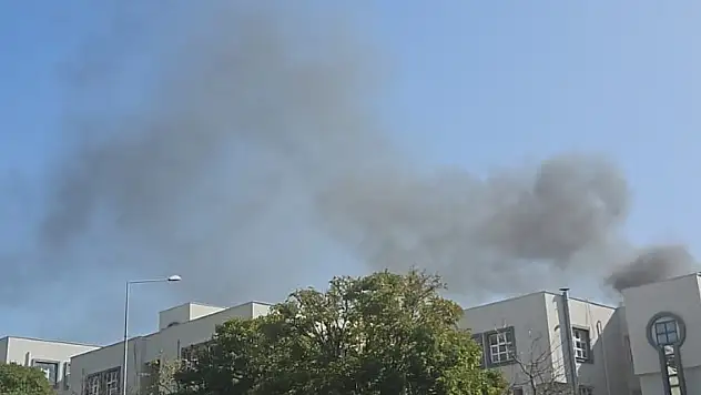 Dokuz Eylül Üniversitesi Fen Edebiyat Fakültesinde yangın