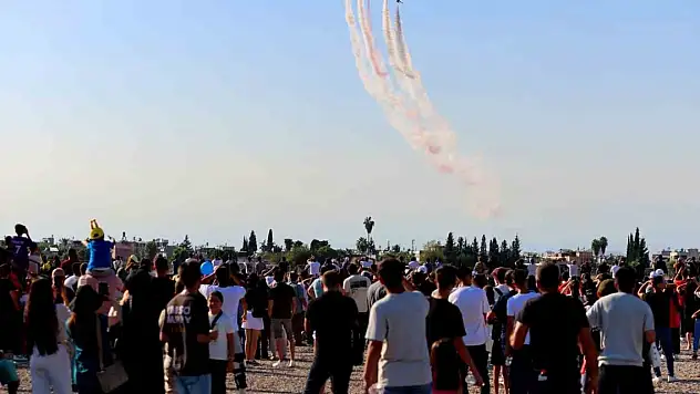 Türk Yıldızları nefes kesti