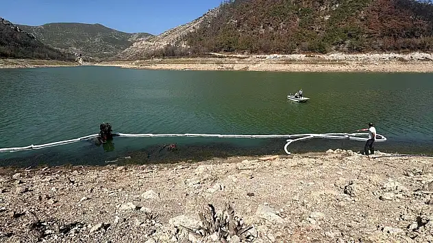 İzmir'de Tahtalı Barajı'na düşen traktörün sürücüsü öldü