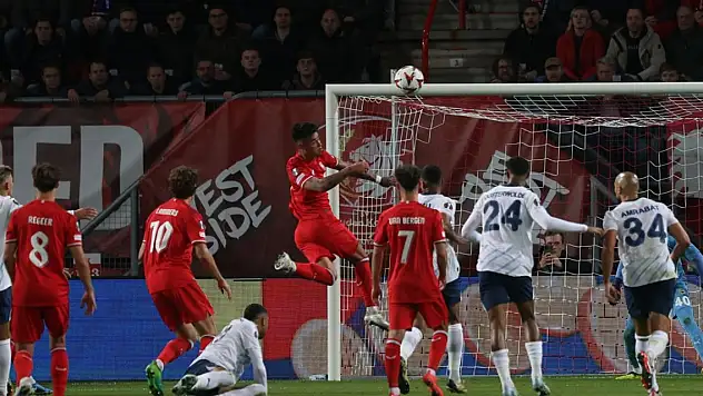 Fenerbahçe, Twente deplasmanından 1 puanla döndü