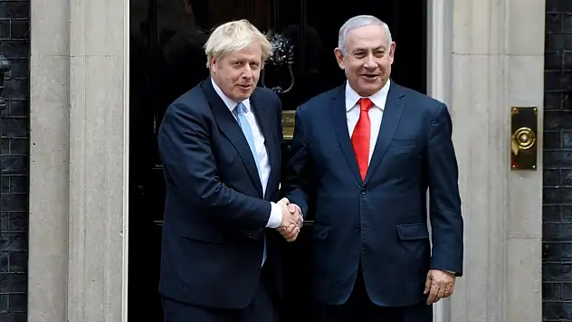 Boris Johnson, Netanyahu'nun ziyaretinden sonra banyosunda dinleme cihazı bulunduğunu belirtti