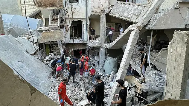 BM: İsrail'in saldırdığı Lübnan'dan yaklaşık 235 bin kişi Suriye'ye geçti