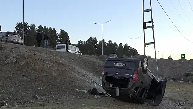 Ağrı'da 2 ayrı trafik kazası 15 yaralı
