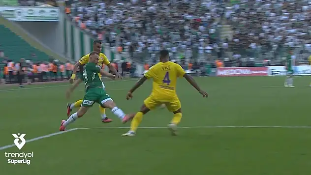 Penaltımsı.. Konyaspor penaltının tanımını yaptı!