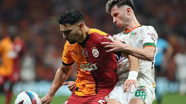 Galatasaray, Alanyaspor'u kendi evinde yenerek liderliğini sürdürdü