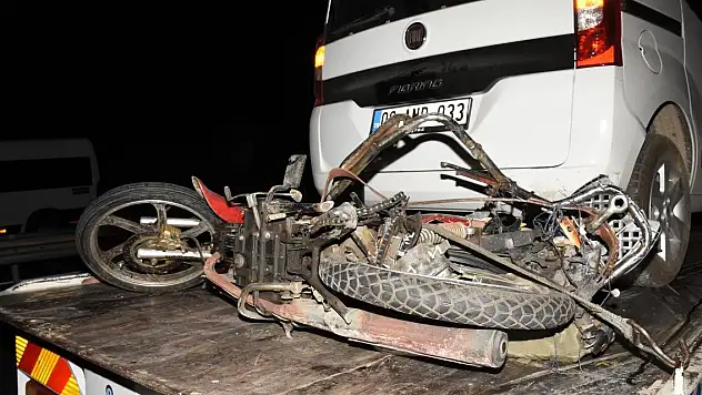 Aydın'da hafif ticari araçla çarpışan motosikletteki 2 kişi öldü