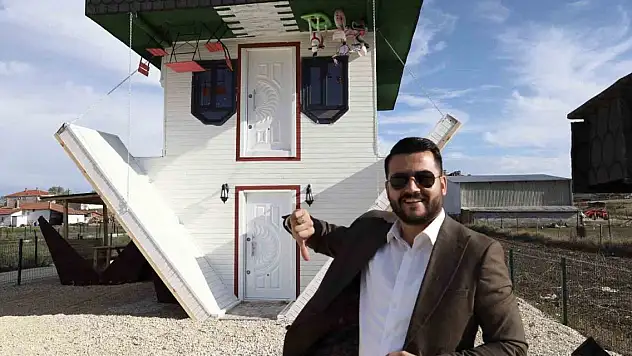 Dışı ters, içi düz: Gören bir daha bakıyor