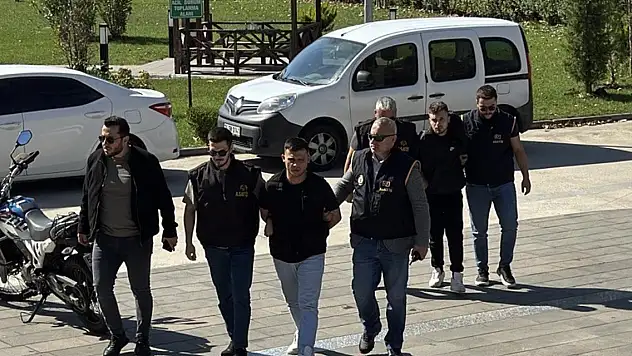 18 yaşındaki Efecan, bıçaklanarak öldürüldü