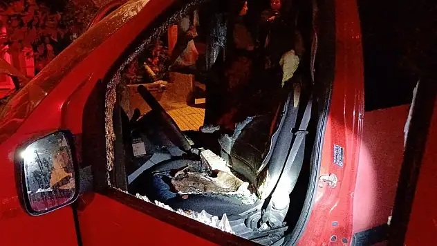 Çorum'da park halindeki araç kundaklandı