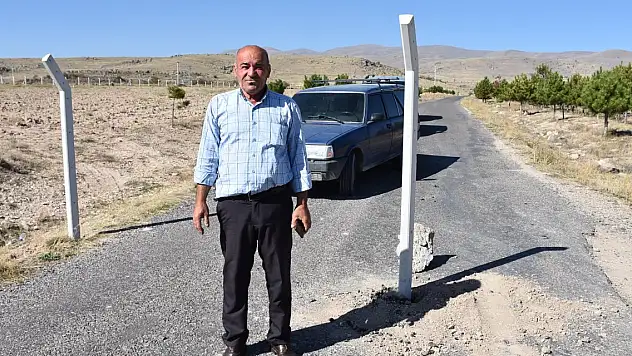'Arsa benim' dedi, köy yolunu kapattı