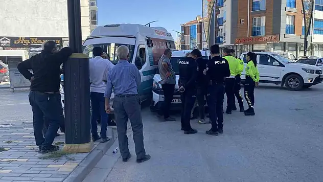 Konya'da dolmuş ile araç çarpıştı