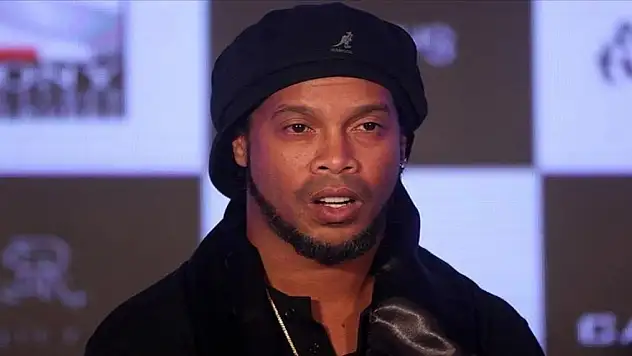 Ronaldinho futbola geri dönüyor!