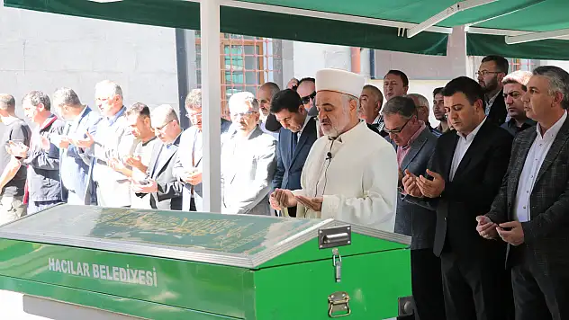 Kazada ölen öğretmen ve araç sürücüsü toprağa verildi