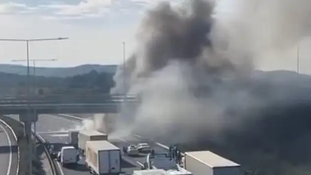 Kuzey Marmara Otoyolu'nda seyir halindeki otobüste yangın