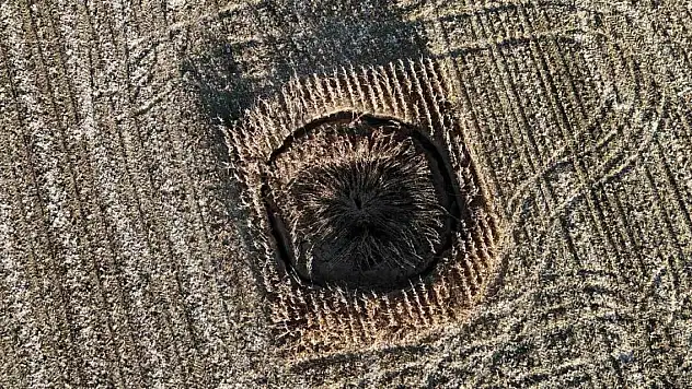 Karaman'da mısır tarlasında 14,5 metre genişliğinde obruk oluştu