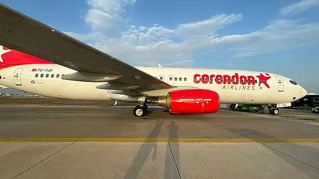 Corendon Hava Yolları'na ait bir uçağının tekeri patladı