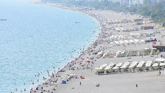 Güneşli havayı fırsat bilenler sahillerde yoğunluk oluşturdu