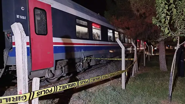 Hemzemin geçitte yolcu treninin çarptığı Abdullah, ağır yaralandı