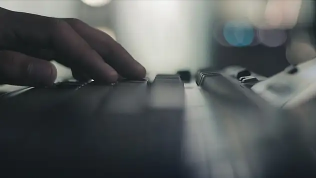 Sosyal medyada 5 bin 18 hesapta suç unsuru tespit edildi