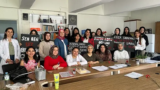 Konya'da lise öğrencilerinden kadın cinayetlerine tepki