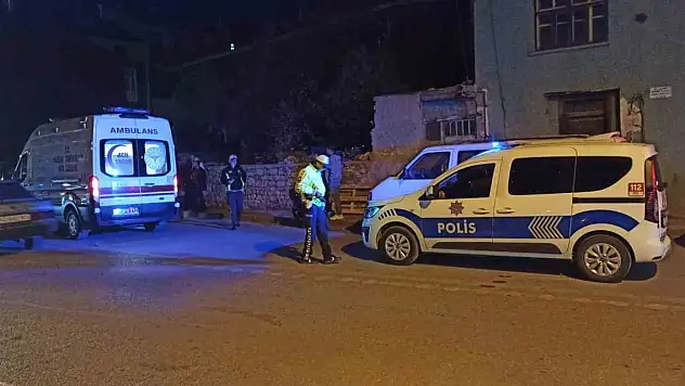 Konya'da motosiklet yayaya çarptı: 2 yaralı